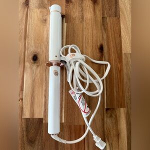 T3 Curling Iron with Rose Gold Details